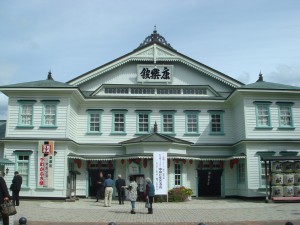 小坂町に残る東北唯一の重要文化財の芝居小屋