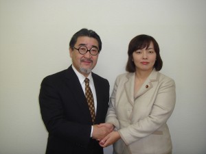 和嶋未希衆議院議員と写真撮影