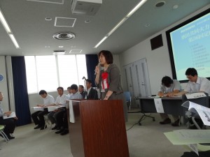 和嶋未希衆議院議員が国政報告を含む激励の挨拶