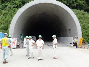 日本海沿岸東北自動車道温海トンネル整備状況視察