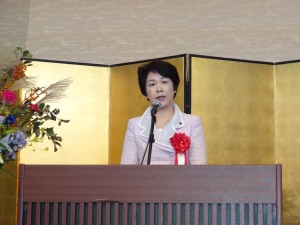 東京出張から庄内入りでご挨拶を述べる吉村県知事