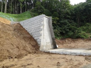 戸沢村古口土砂災害対策事業砂防えん堤施行状況視察