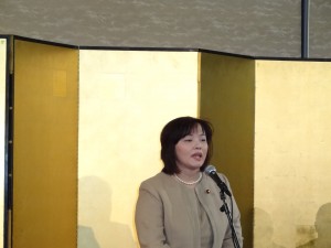 政権与党の衆議院議員として拠点港選定、昨年の重点港湾指定、さらには日沿道両県境計画段階評価着手を実現させる大きな働きをされた和嶋未希衆議院議員のご挨拶