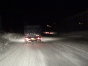 月山新道はすっかり雪景色、道路は完全に圧雪状態でした