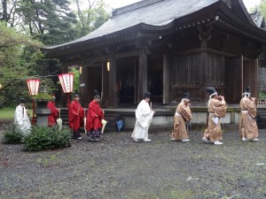 凛とした空気に包まれながら鳥海山大物忌神社例大祭に参列