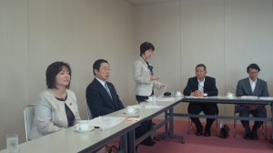 民主党山形県連常任幹事会にて国政報告する舟山康江参院議員