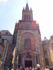 世界遺産アーヘン大聖堂、今日は降臨祭のミサが行われています