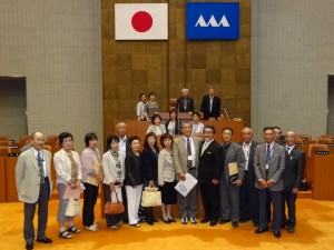 休会中の本会議場を見学して頂きました